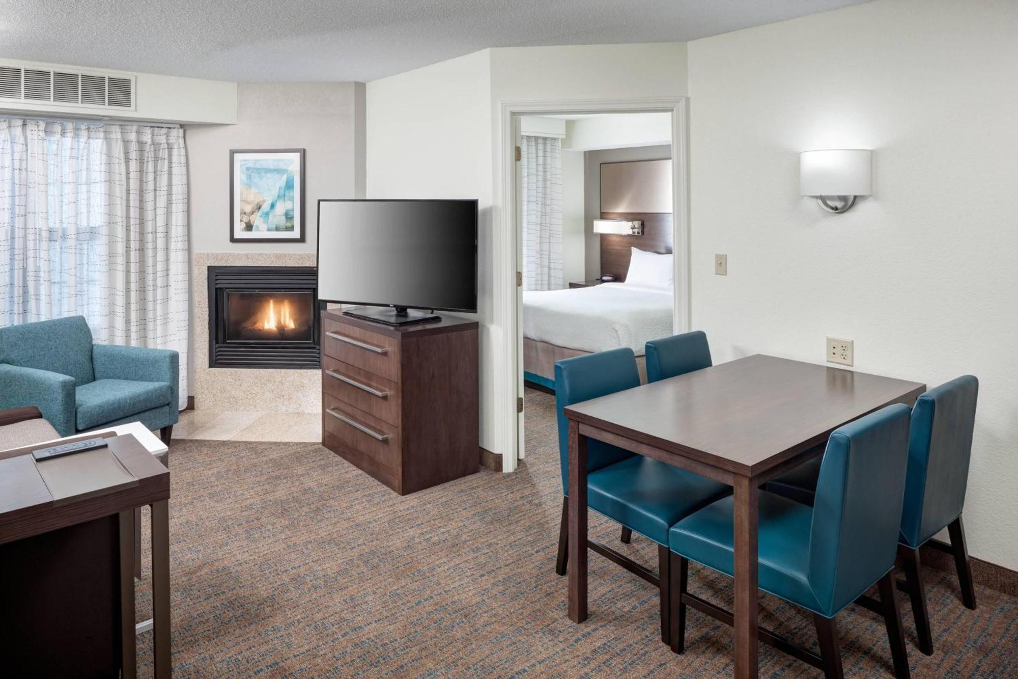 Kansas Country Club Plaza 3*