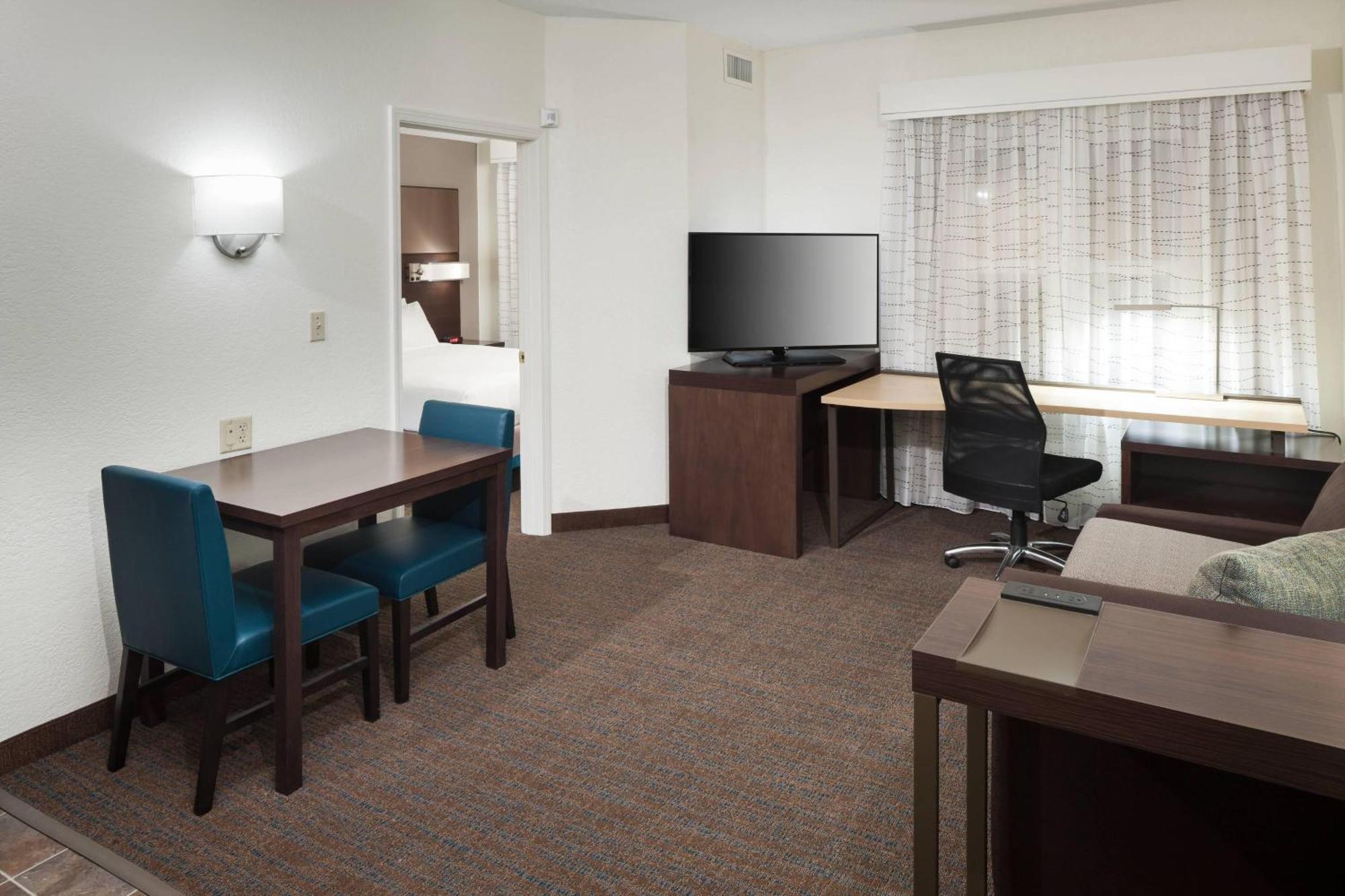 Hotel Kansas Country Club Plaza 3*